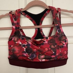 Lululemon sports bra size 6